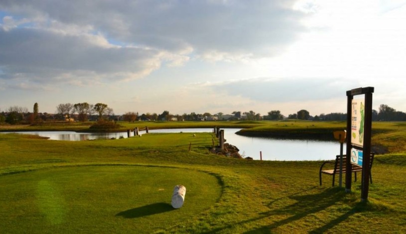 Golf resort Jezera Ostrožská Nová Ves